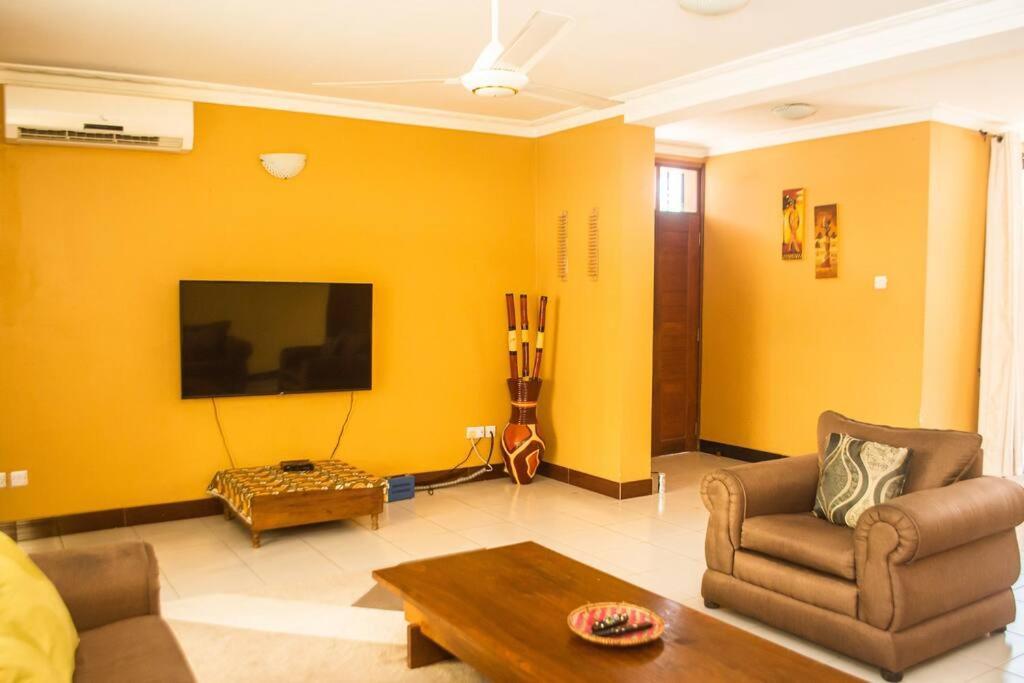 Len Apartments Dar es Salaam Esterno foto