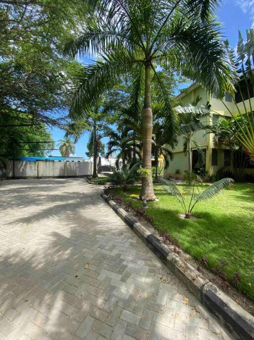 Len Apartments Dar es Salaam Esterno foto