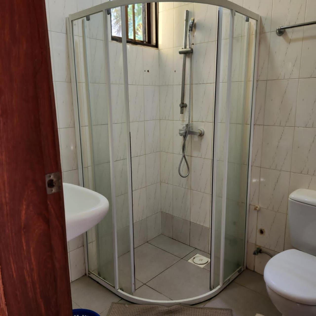 Len Apartments Dar es Salaam Esterno foto