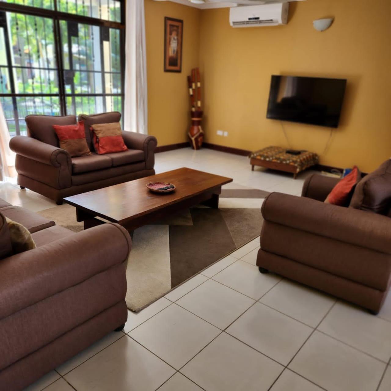Len Apartments Dar es Salaam Esterno foto