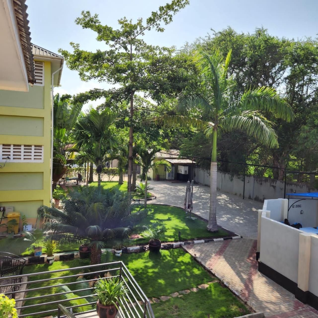 Len Apartments Dar es Salaam Esterno foto